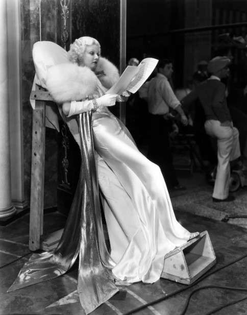 Jean Harlow in Dinner at Eight