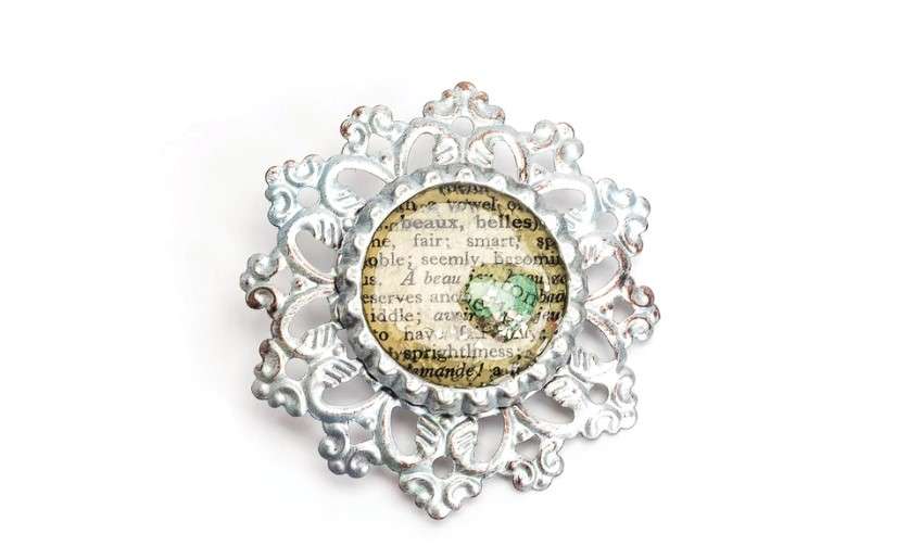 vintage-like brooch